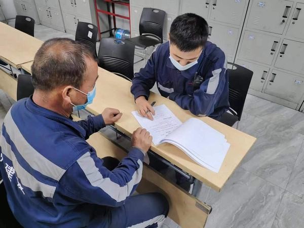 陕煤建设洗选煤运营公司红柳林洗煤厂项目部: “帮教+”保安全 促生产