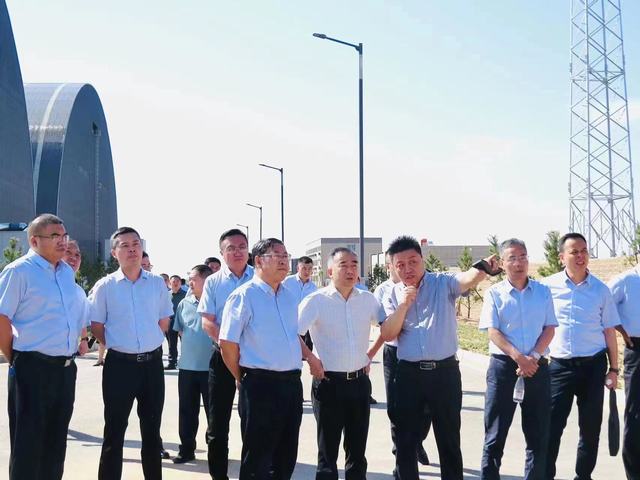 运销集团董事长杨科生深入榆阳煤炭物流园区项目工程检查指导工作