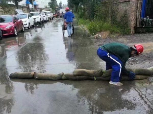 陕煤建设机电安装公司以“迅”应汛 筑牢堤坝