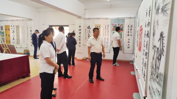 陕煤建设机电安装公司参观廉政作品展
