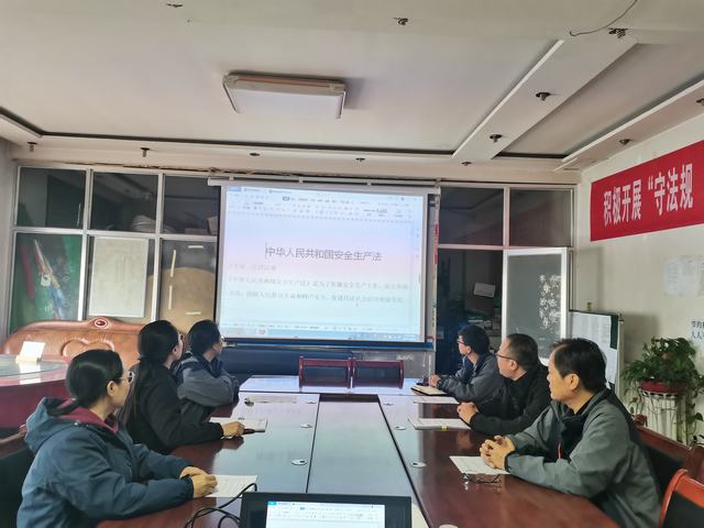  陕煤建设韩城分公司土建五项目部开展“党员、团员身边无隐患”系列活动为安全生产保驾护航