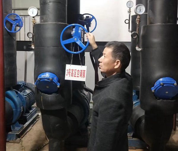 陕煤建设大秦置业公司：物业暖心行动 让冬天更有温度