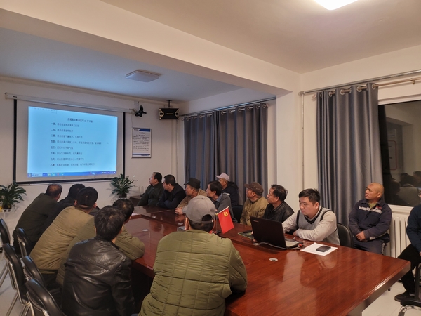 陕煤建设渭南分公司第二安装项目部自救器实操大比拼为安全生产保驾护航