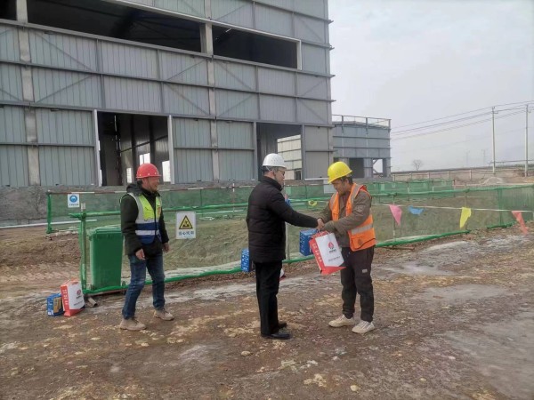 陕煤建设咸阳分公司第二项目部:元旦送温暖 慰问进基层