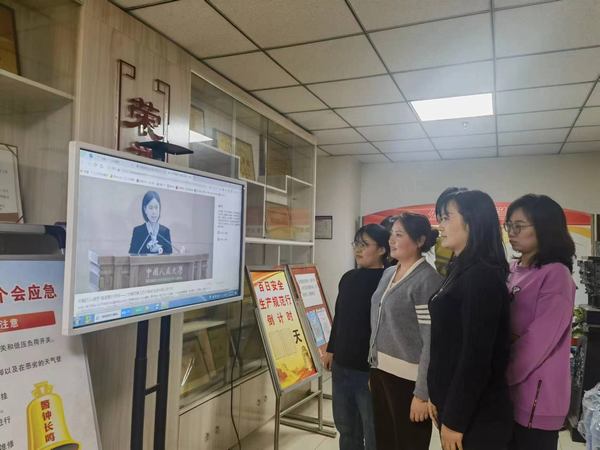 陕煤建设矿建二公司：看齐劳模标杆 汲取奋进力量