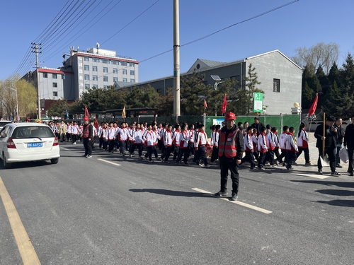 陕煤建设榆林公司第一项目部:开启“守护模式”为学子们安全保驾护航 践行国企社会担当