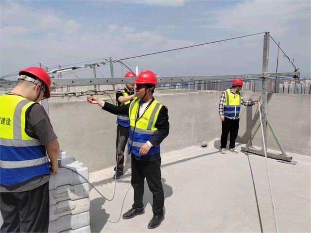 陕煤建设韩城分公司土二项目部扎实开展高处作业吊篮安全专项管理活动