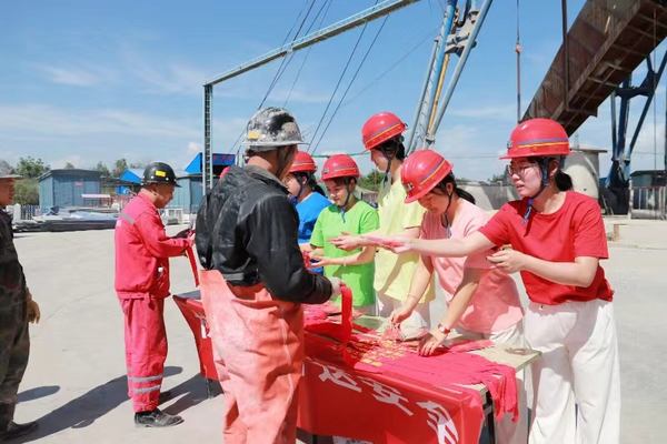 陕煤建设矿建二公司：工会服务无大小，一举一动暖人心