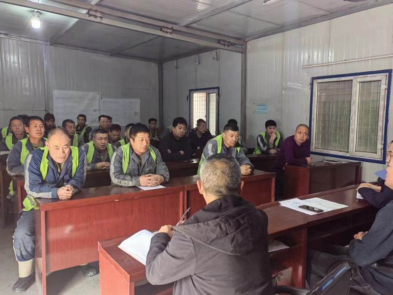 陕煤建设煤矿运营服务分公司:开展学习新《煤矿安全生产条例》筑牢安全基石