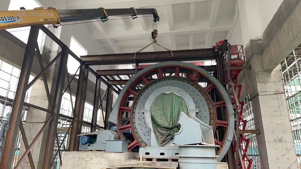 陕煤建设天工公司土建四部:72小时拆除“防护棚” , 施工驶入“快车道”