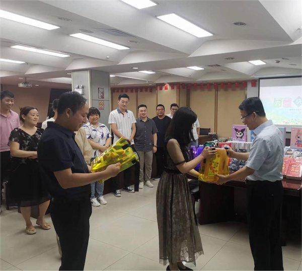 陕煤建设路桥分公司开展“六一”关爱职工子女成长活动