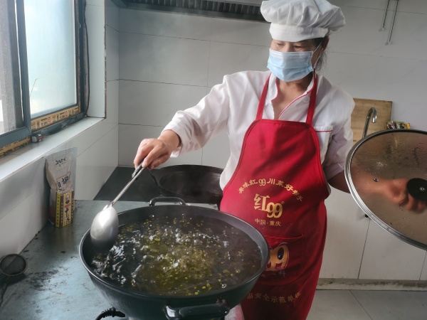 陕煤建设机电安装公司:战高温,不服“暑”