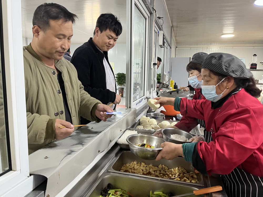 陕煤建设矿建三公司:冬季施工“有温度”,后勤保障“暖人心”