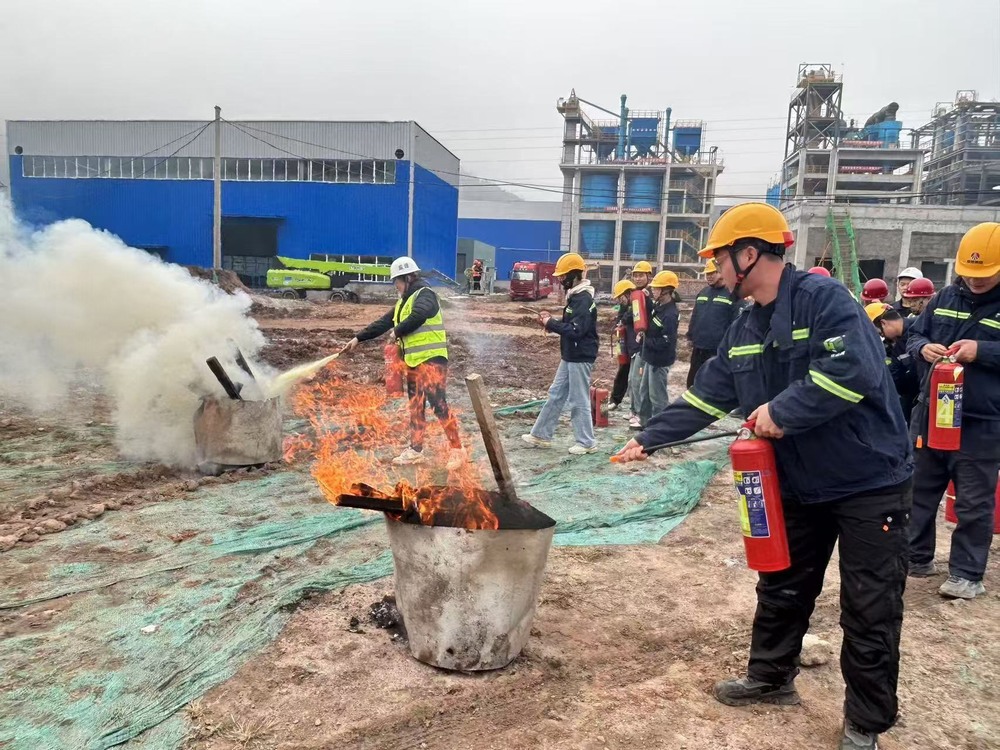 陕煤建设天工公司土建第二十六项目部:月末消防“不打烊”