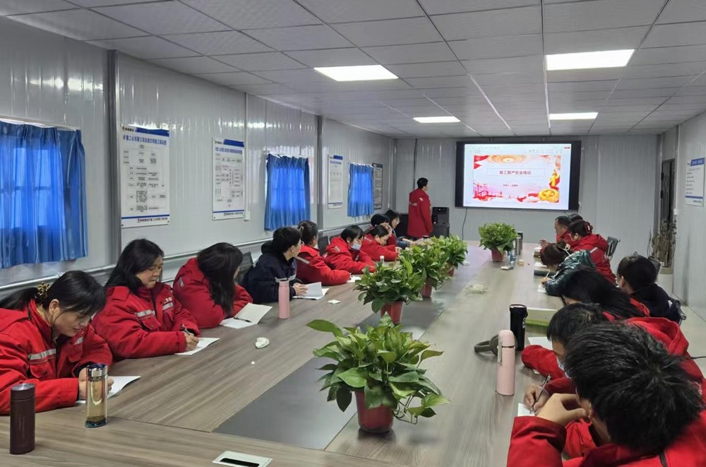 陕煤建设矿建二公司:重拳出击,严把“安全关”