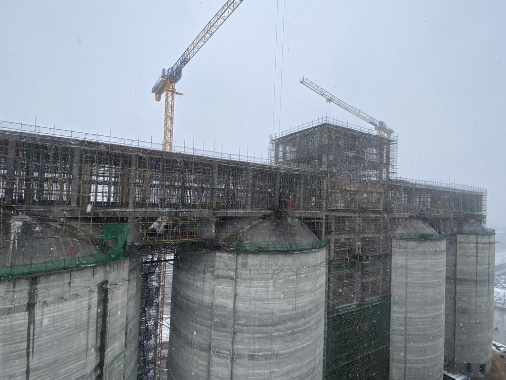 陕煤建设第二直属项目部：43.8米高空鏖战，攻克原煤仓施工“硬骨头”