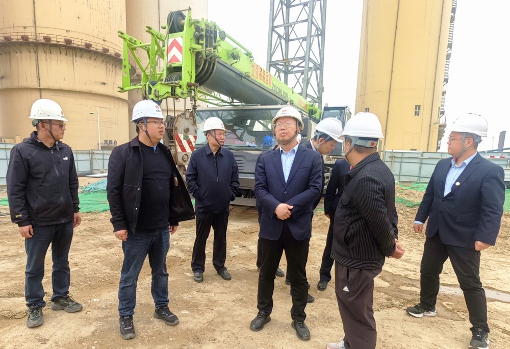 陕西陕煤榆北煤业有限公司党委委员、副总经理黄永安一行深入天工公司基层项目检查指导