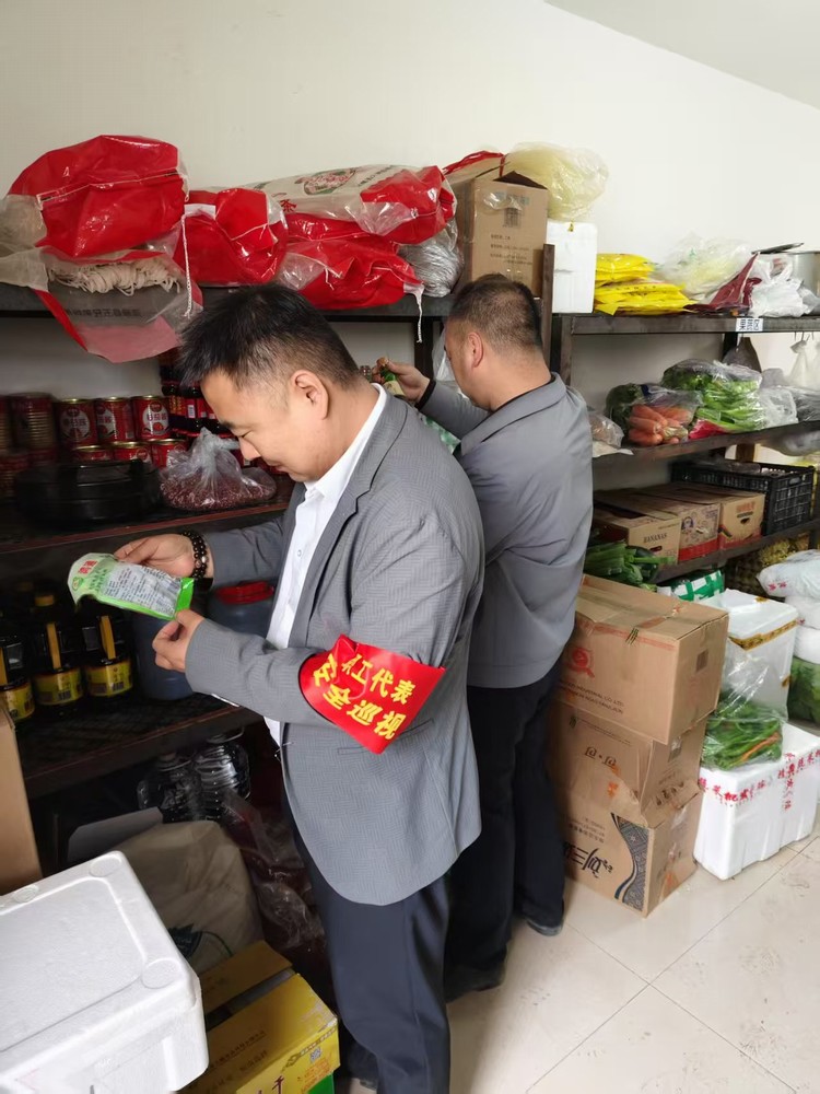 陕煤建设煤矿运营服务分公司:“红袖章”守护安全防线