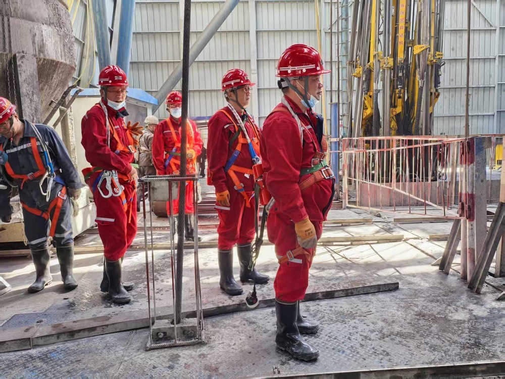 严督查 补漏洞 强落实-陕煤建设矿建二公司扎实开展机电专项整治第二阶段工作