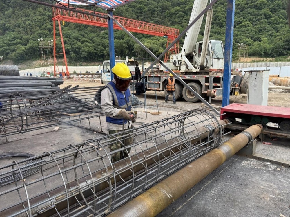 陕煤建设铜煤公司：黄陵店头电厂二期建设者迎“烤”验，千根桩基提前拔地而起