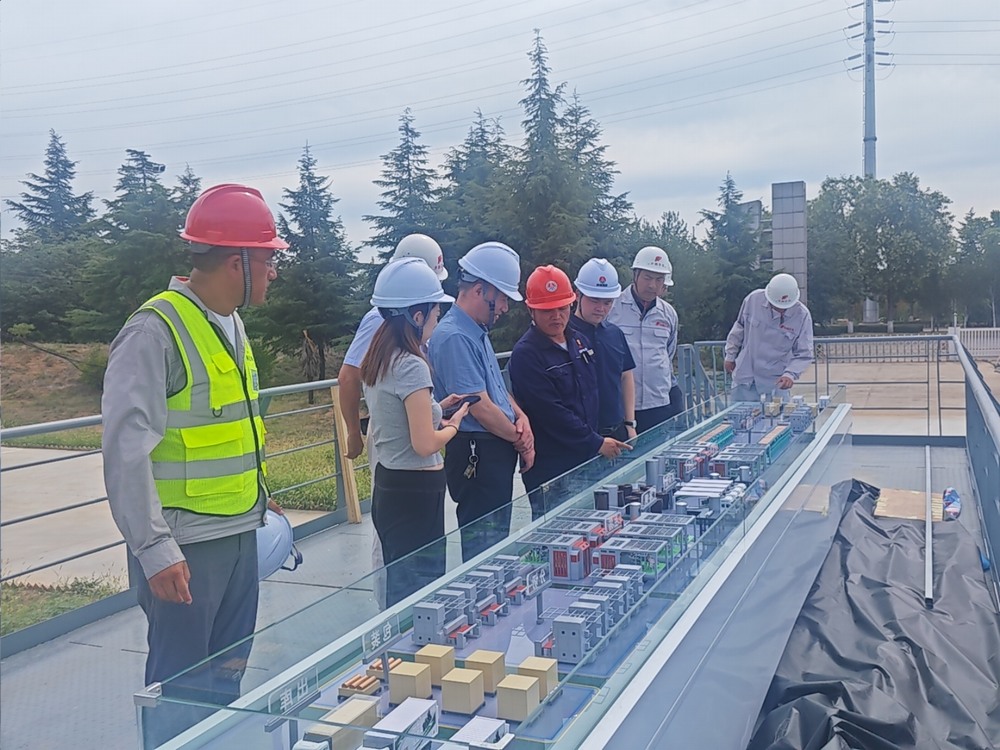 bcw8白菜网论坛基本建设管理部高级主任师黄社民一行莅临陕煤建设承建的年产四万吨高档锂电电解铜箔项目检查指导工作