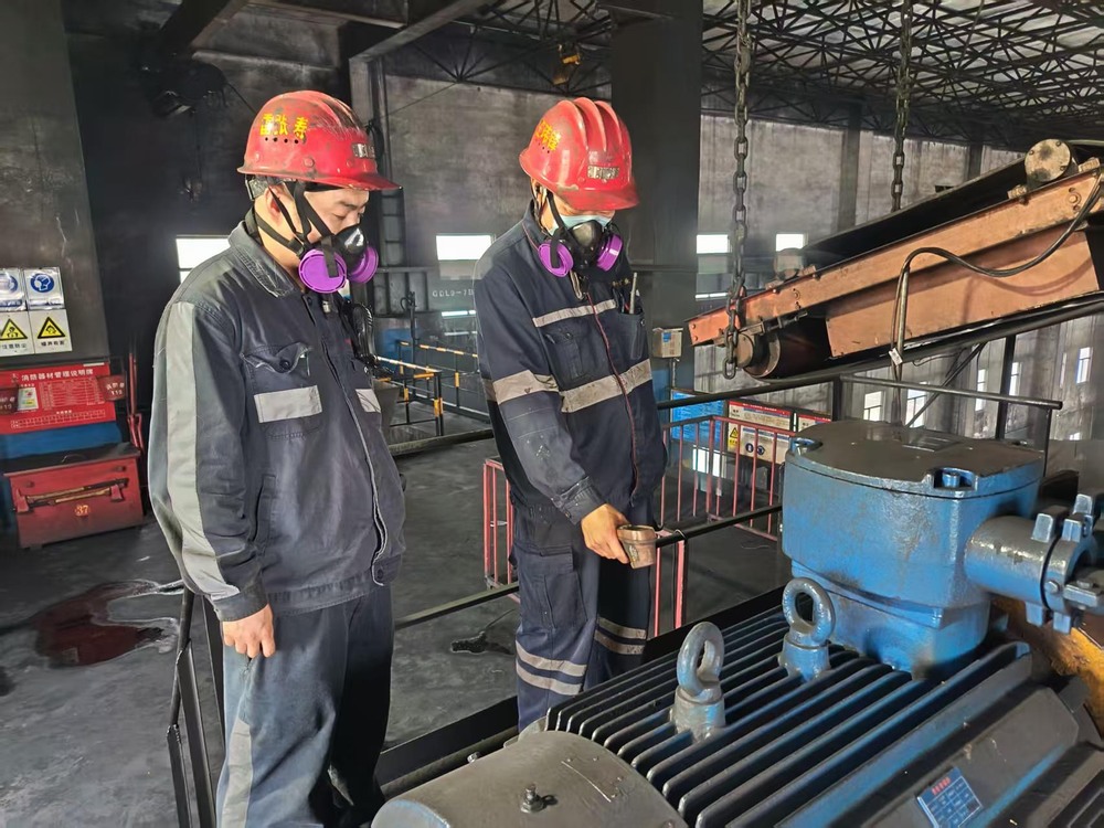 陕煤建设洗选煤运营公司澄合山阳运营项目部:烈日炙烤,他们的坚守最“滚烫”