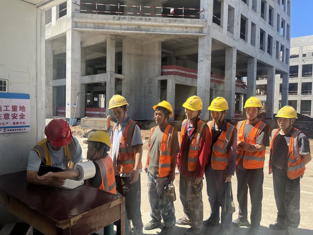 陕煤建设铜煤公司:夏日“微举措”筑牢安全“大防线”