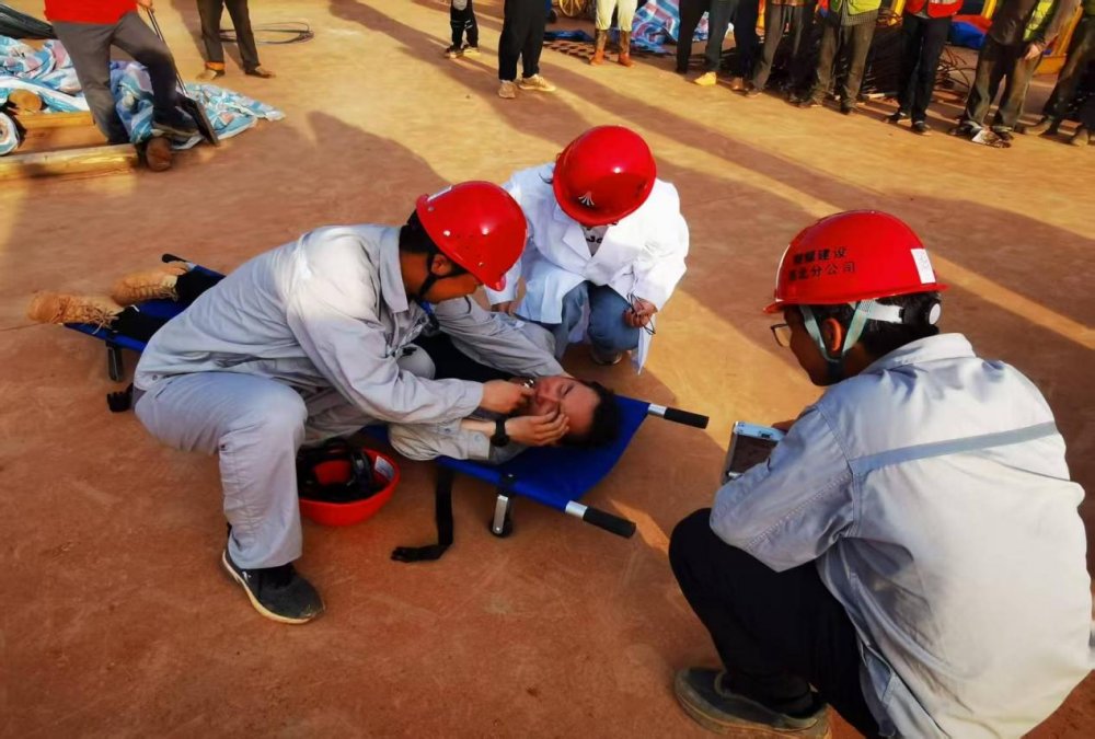 陕煤建设西北分公司汨罗项目部开展防暑演练培训联合检查筑牢安全防线