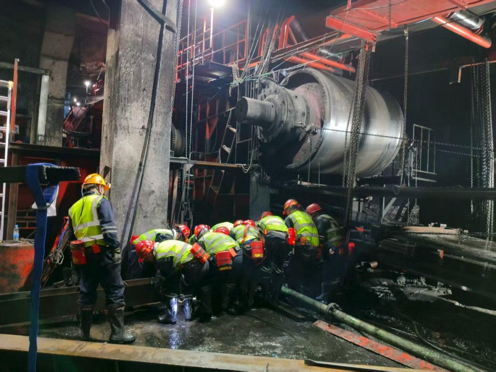 精益求精铸匠心 攻坚克难显担当