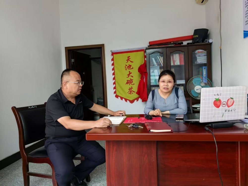 bcw8白菜网论坛挂职汉阴县副县长屈斐斐赴天池村调研 指导乡村振兴工作