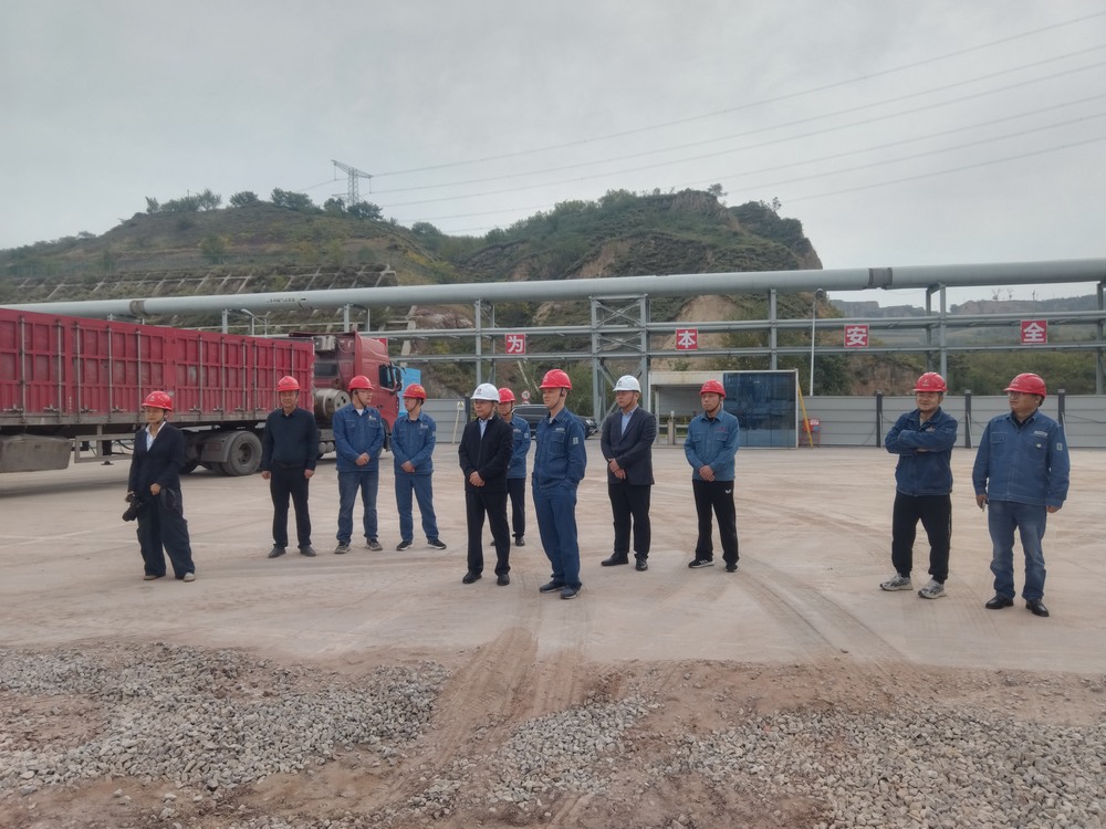 bcw8白菜网论坛府谷能源开发有限公司党委书记、 董事长李宁莅临陕西新元洁能有限公司电石厂电池储能调峰项目检查指导工作