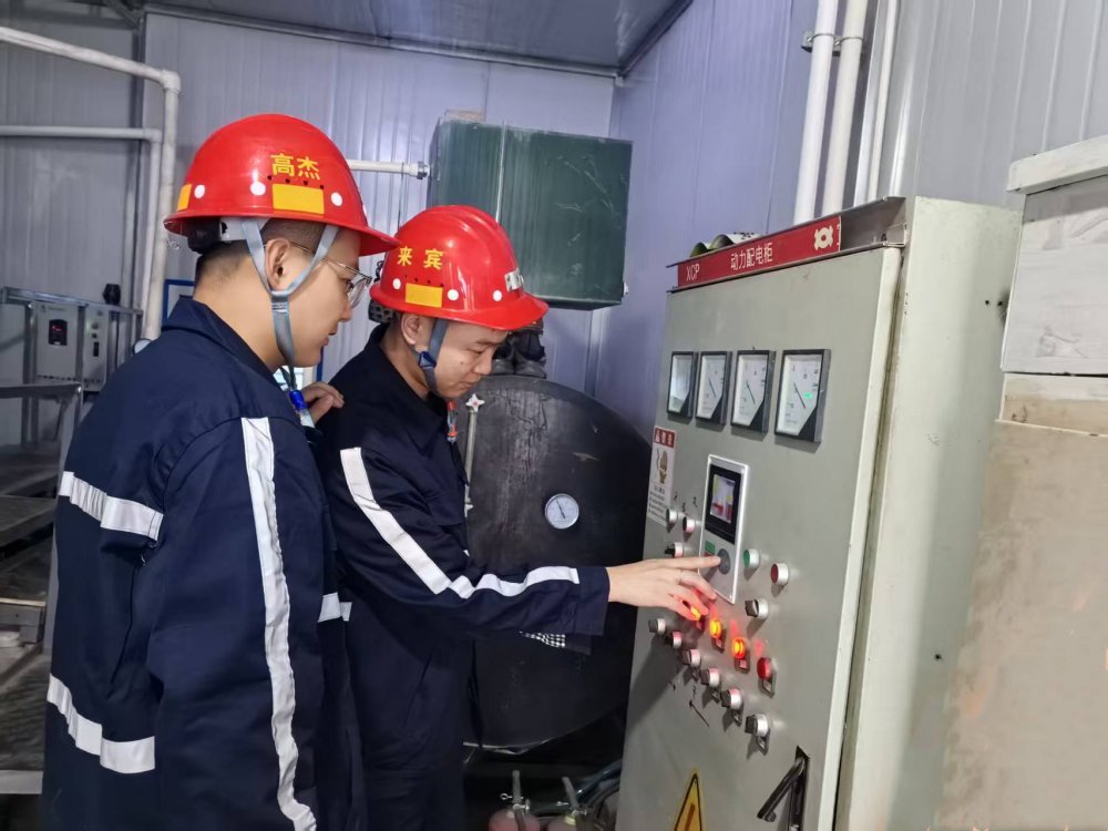 陕煤建设煤矿运营服务分公司:聚力攻坚 实干争先 奋力打赢年度收官战