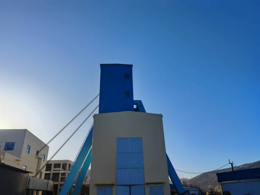 陕煤建设矿建三公司刷新封闭井架工程新标杆