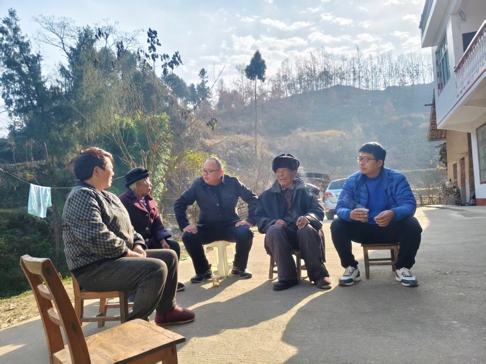 陕煤建设定点帮扶村:冬日入户送服务 民生保障“不降温”