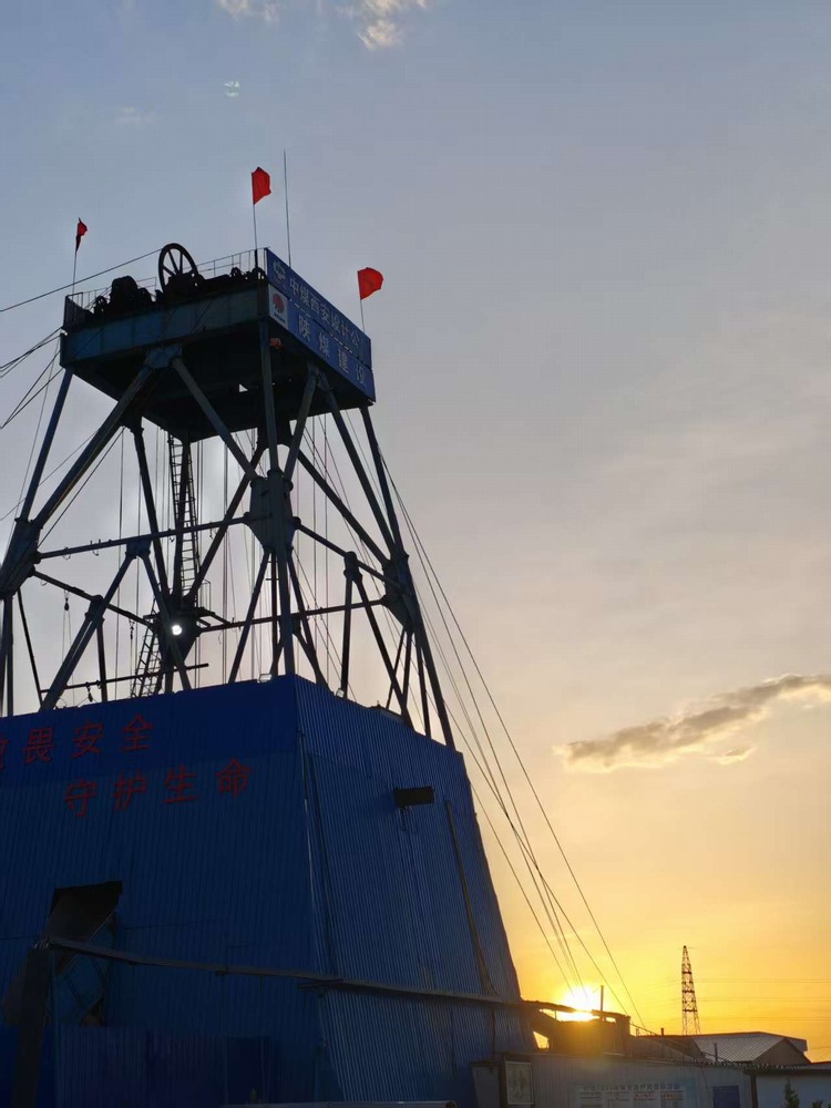 陕煤建设矿建二公司：矿建工地的冬日暖阳