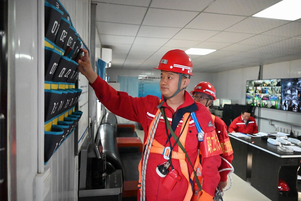 陕煤建设矿建二公司:暖心服务强根基 赋能发展显担当