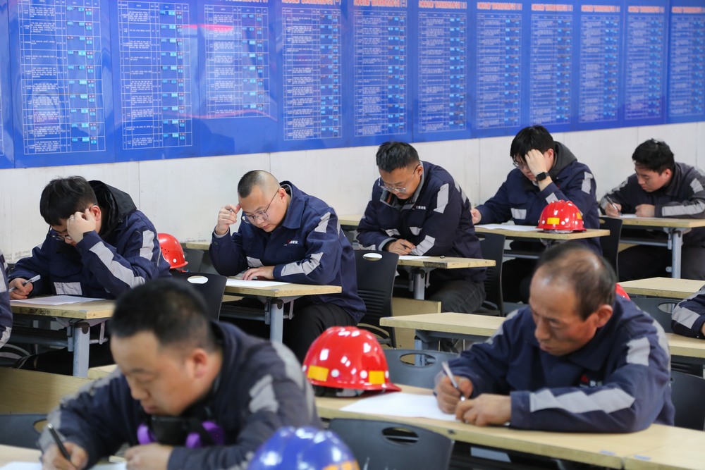 陕煤建设洗选煤运营公司：“全链条”打造项目建设的“常管控”与“长安全”