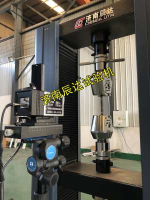 视频引伸计在万能试验机上的应用